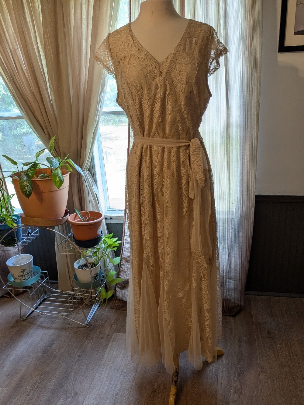 Lace V-Neck Cream Maxi Dress with Tie Waist